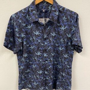 Men's Island Crew Blue Palm Print Shirt.  New with tags.  Size small.